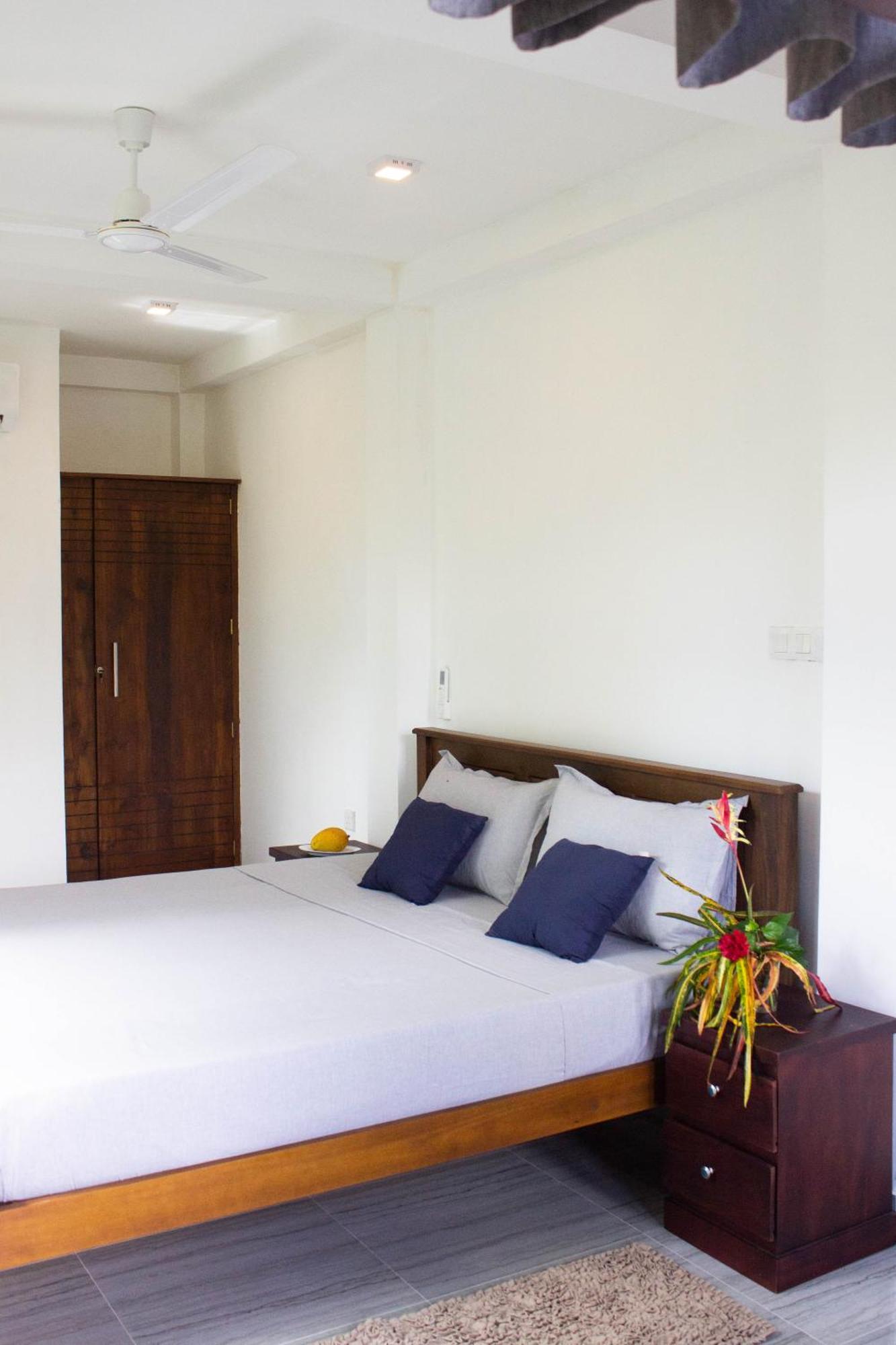 Uralsurf House Hotel เวลิกามา ภายนอก รูปภาพ