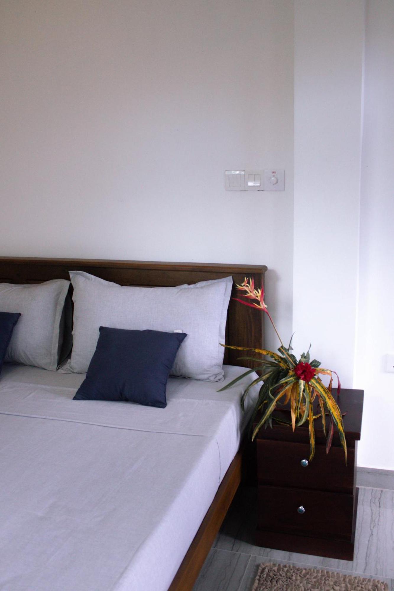 Uralsurf House Hotel เวลิกามา ภายนอก รูปภาพ