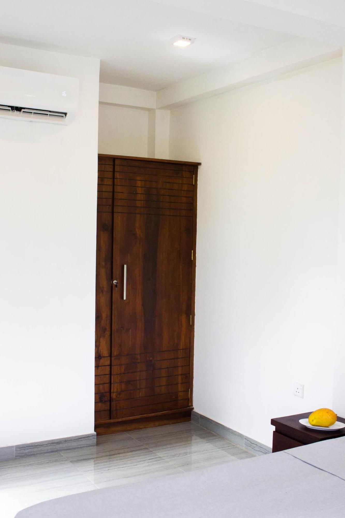 Uralsurf House Hotel เวลิกามา ภายนอก รูปภาพ