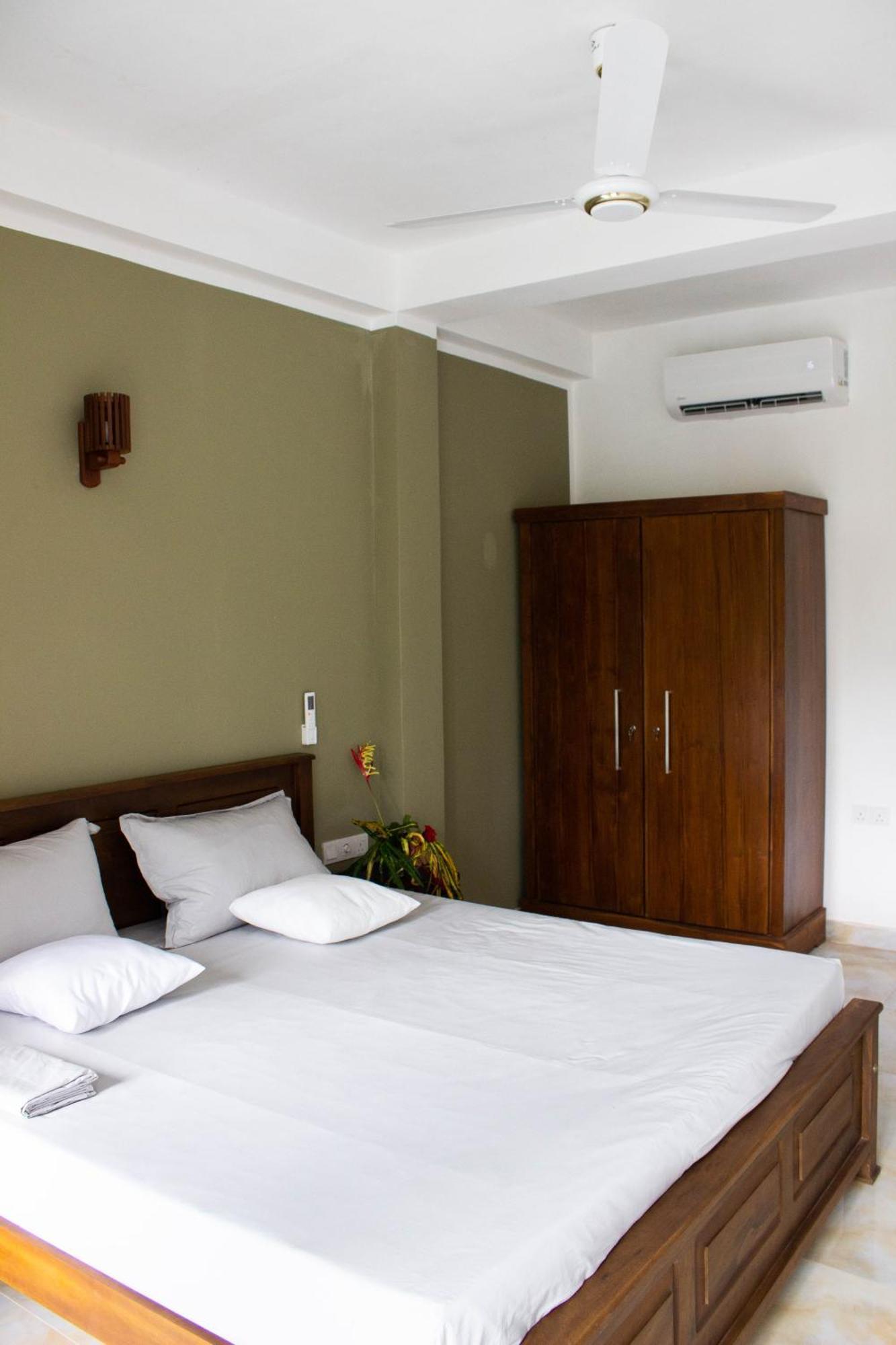 Uralsurf House Hotel เวลิกามา ภายนอก รูปภาพ