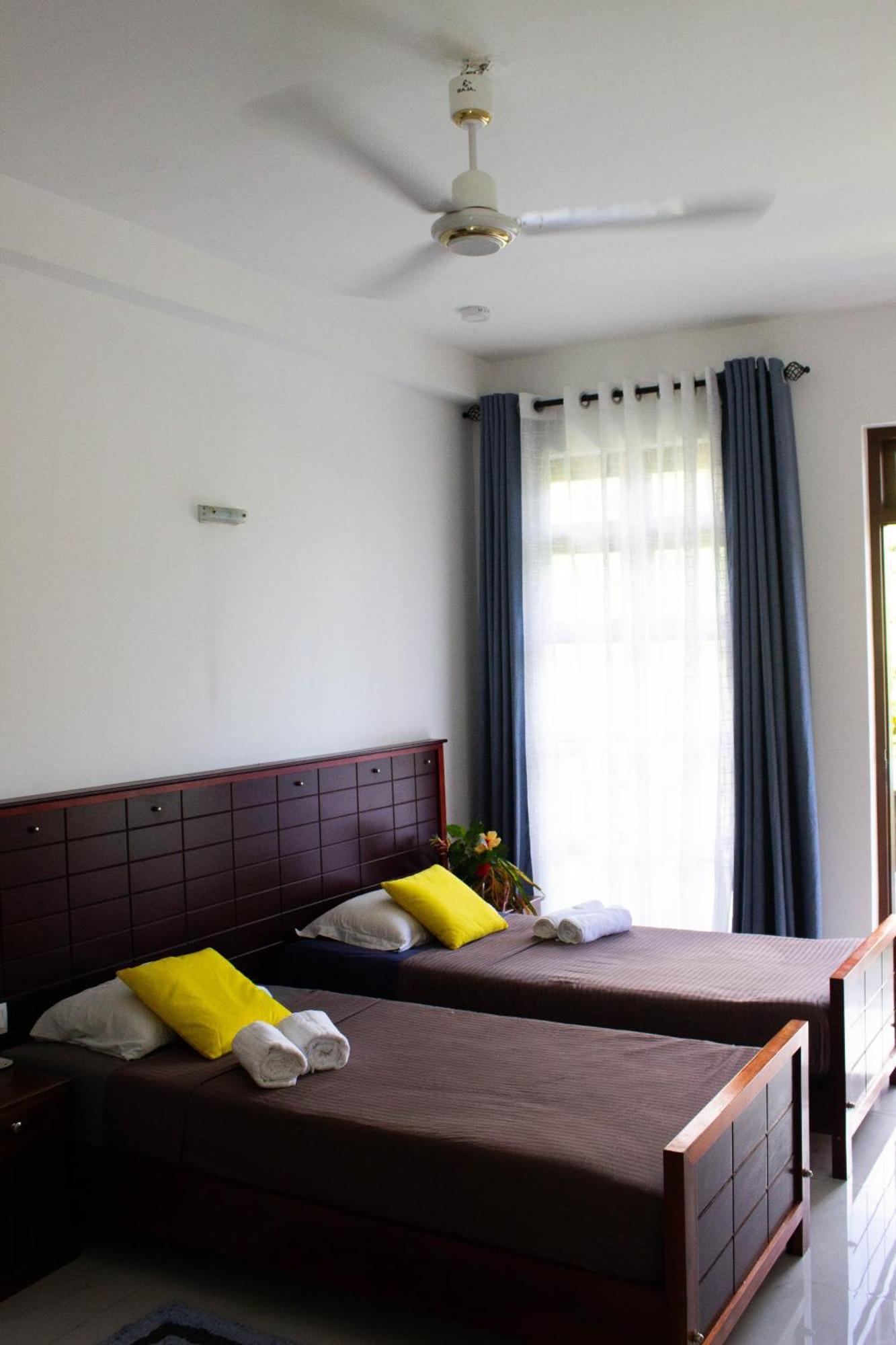 Uralsurf House Hotel เวลิกามา ภายนอก รูปภาพ