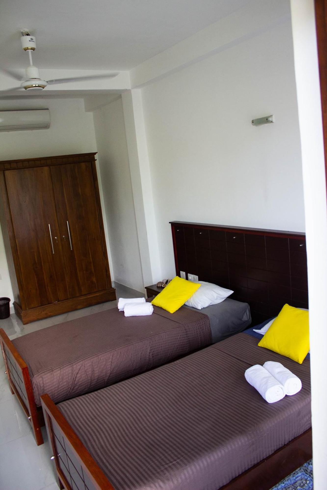 Uralsurf House Hotel เวลิกามา ภายนอก รูปภาพ